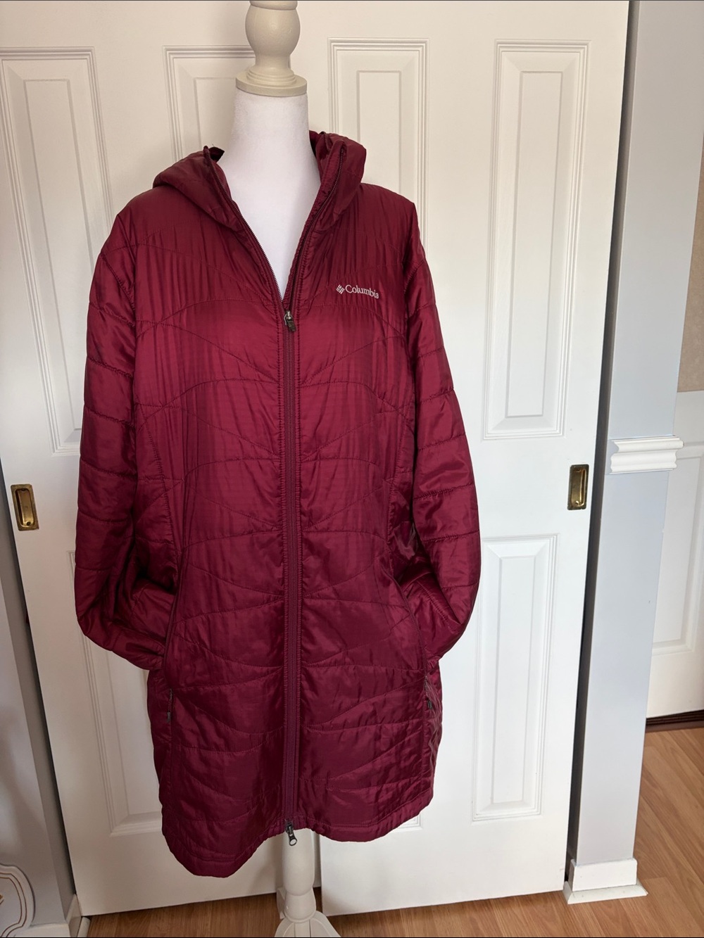 Columbia Hooded Long Omni-Heat Reflective Lined Jacket in Burgundy/Wine